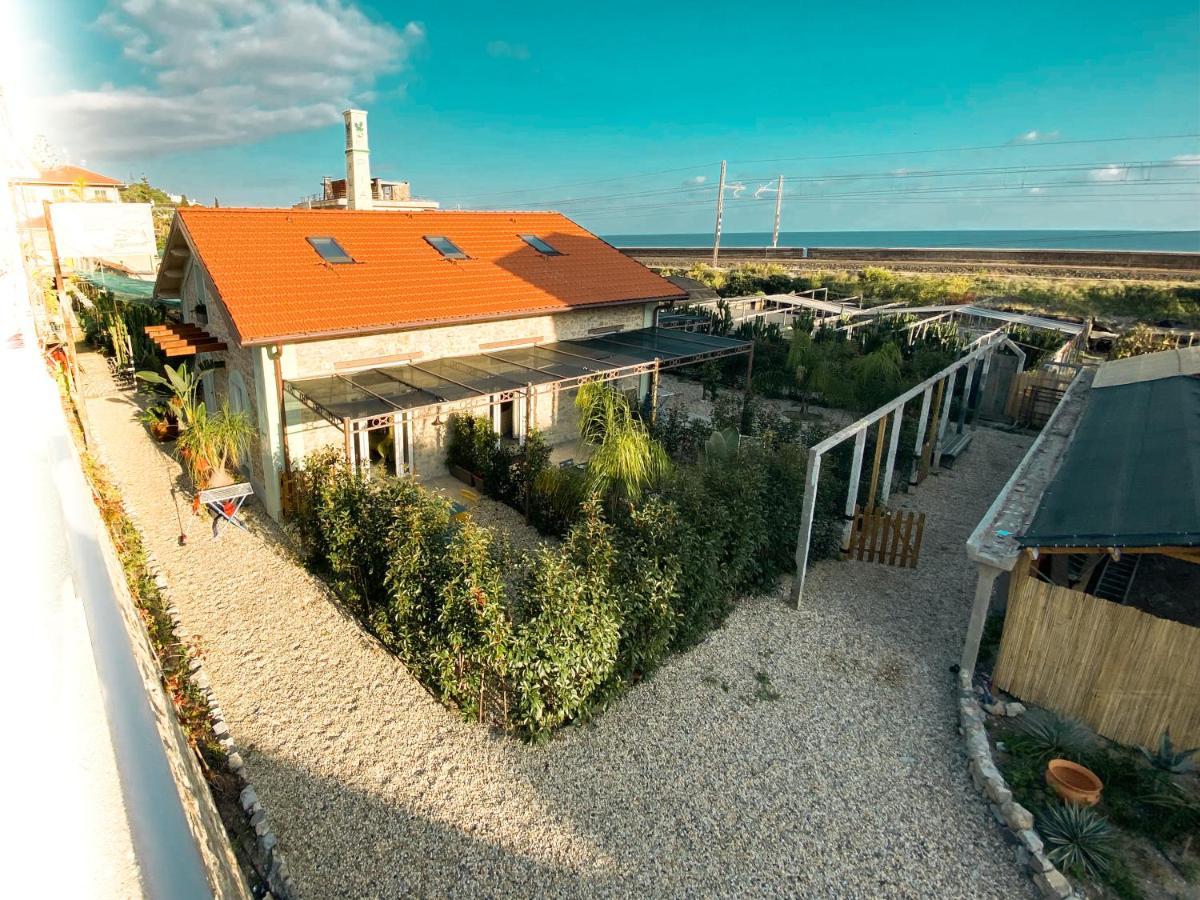Ferienwohnung New Agriloft 4 Palms Clima, Giardino E Wi-Fi A 50 Mt Dal Mare Bordighera Exterior foto